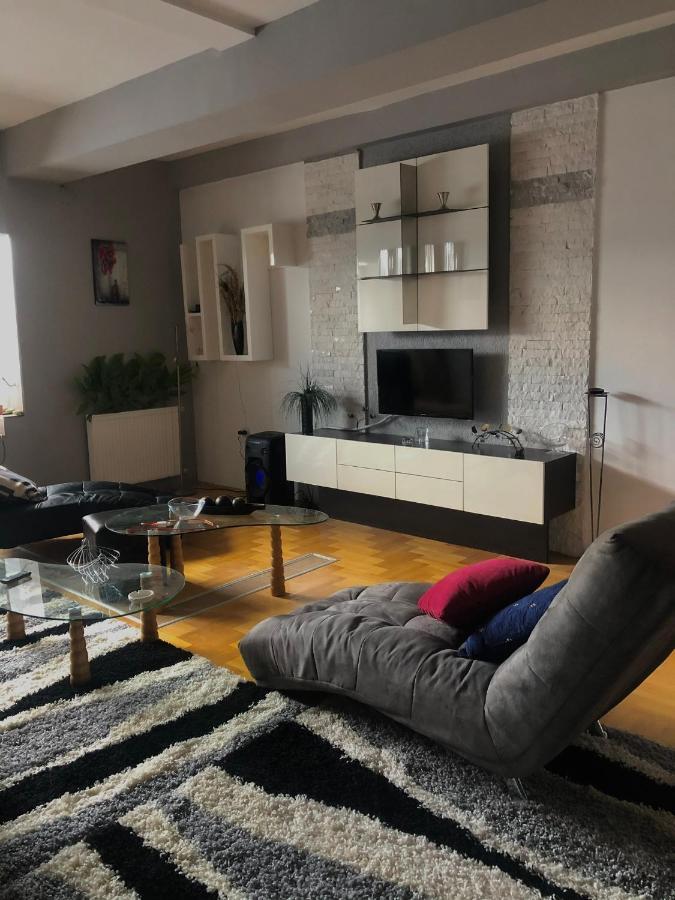 Apartments Near City Center Skopje Bagian luar foto